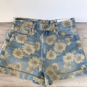 American Eagle Curvy Denim Mom Shorts Floral